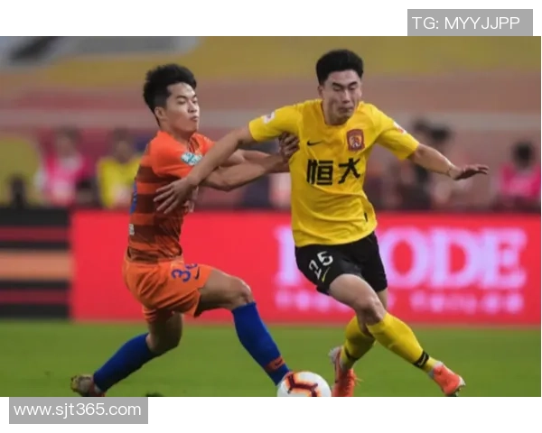 广州恒大与鲁能精彩对决集锦回顾球迷不容错过的经典瞬间 广州恒大与鲁能精彩对决集锦回顾球迷不容错过的经典瞬间