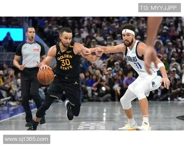 德雷蒙德格林如何引领勇士队重回巅峰的关键因素分析 德雷蒙德格林如何引领勇士队重回巅峰的关键因素分析