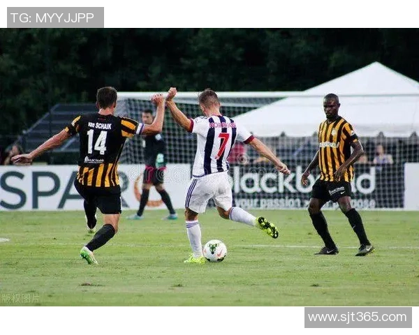 曼彻斯特联迎战西布罗姆维奇全力争胜展现球队实力与斗志