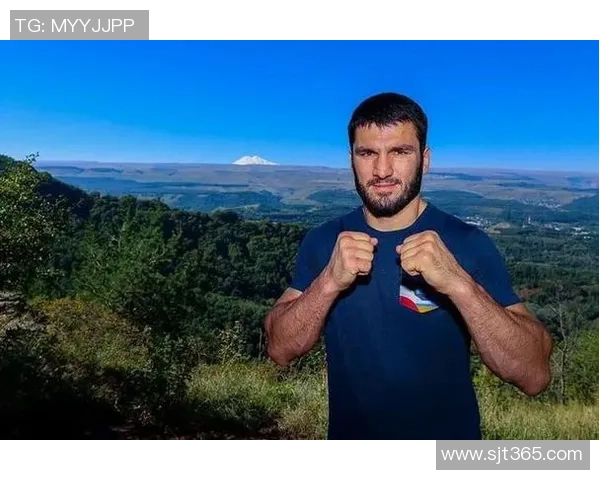 艾斯坦拿与阿普尔的巅峰对决谁将成为拳击界的新王者