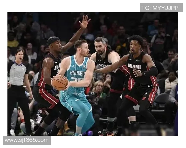 雷霆与黄蜂历史交锋战绩回顾及近期表现分析